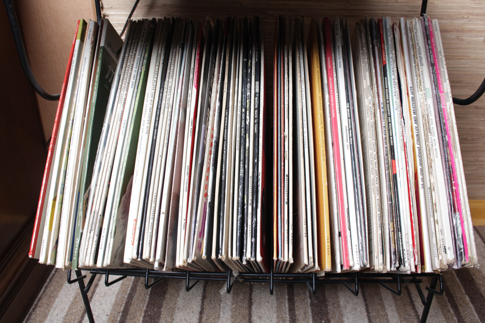 Mid Century Modern Record Stand With 75 Records