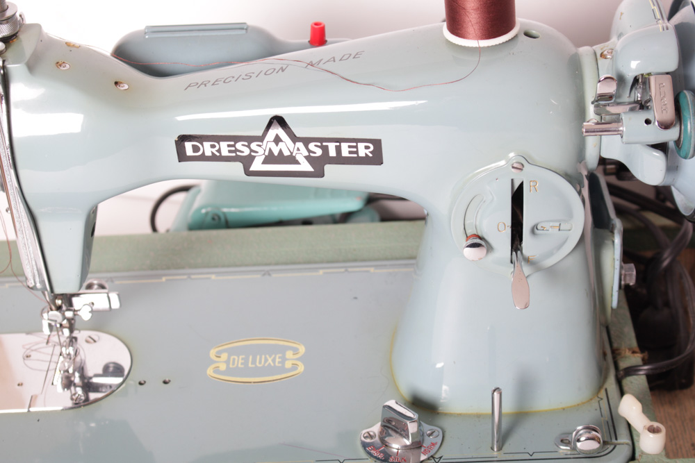 Vintage Dress Master Deluxe Sewing Machine