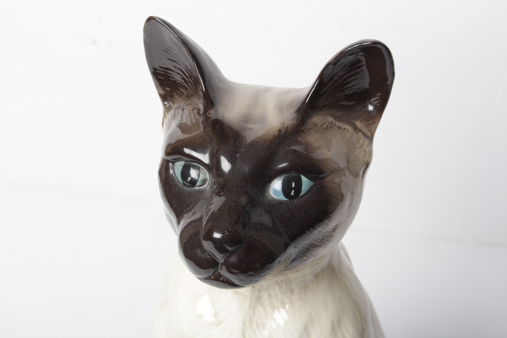 Beswick Porcelain Siamese Cat Figurine