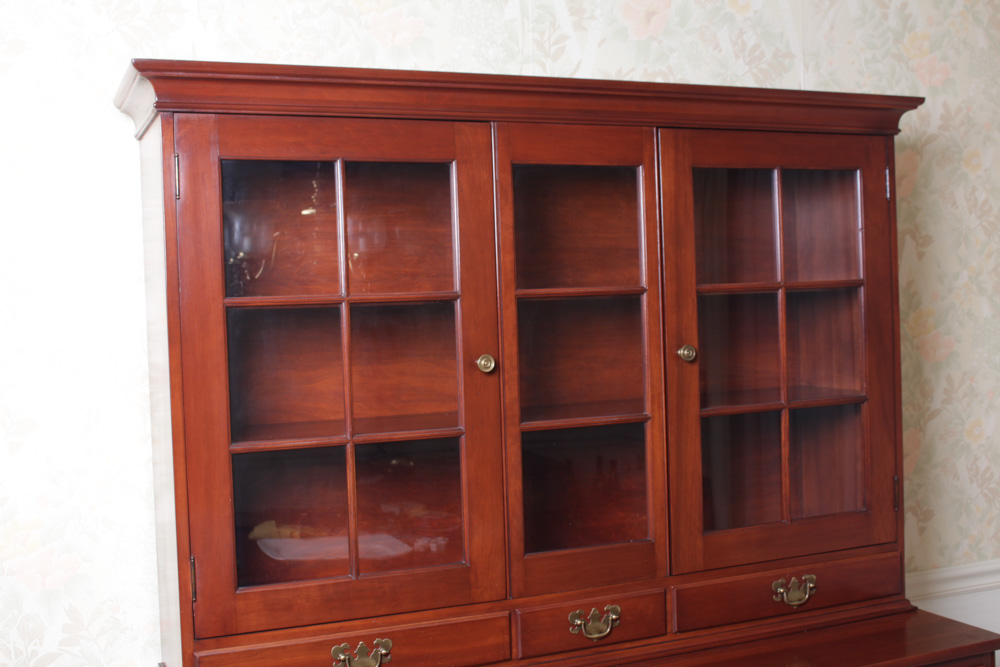 Willett Wildwood Cherry China Cabinet