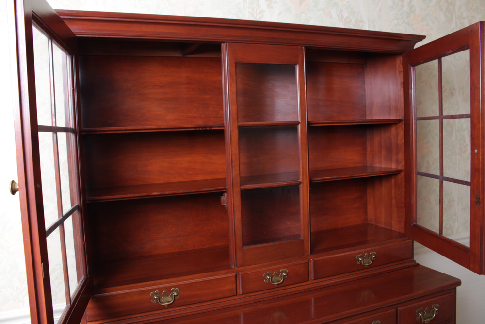 Willett Wildwood Cherry China Cabinet