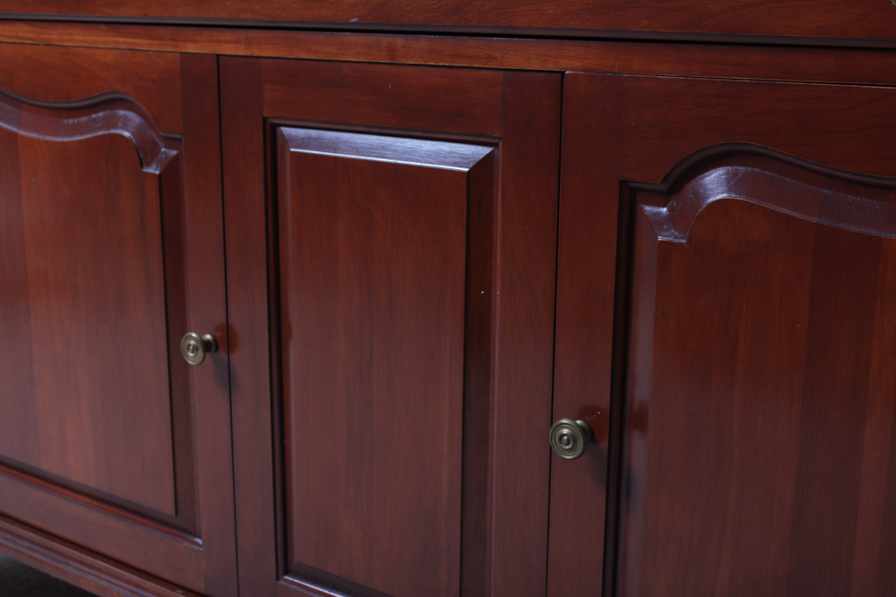 Willett Wildwood Cherry China Cabinet