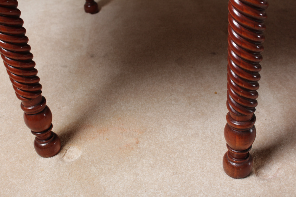 Willet Furniture Wildwood Cherry Dropleaf Dining Table