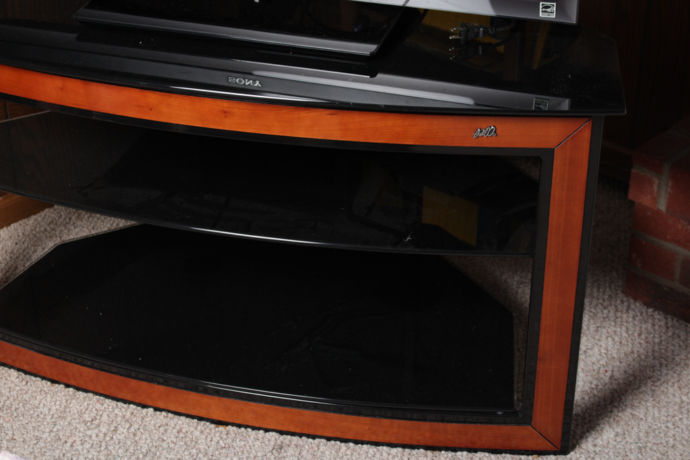 Sony Flatscreen LCD Digital Color Television and Stand