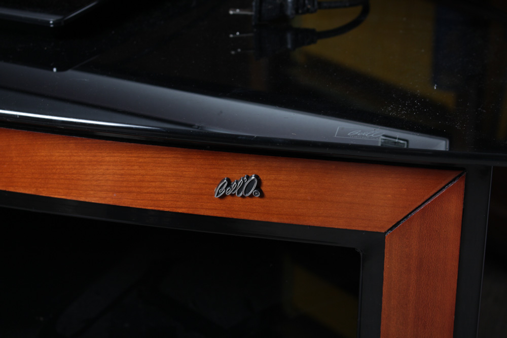 Sony Flatscreen LCD Digital Color Television and Stand