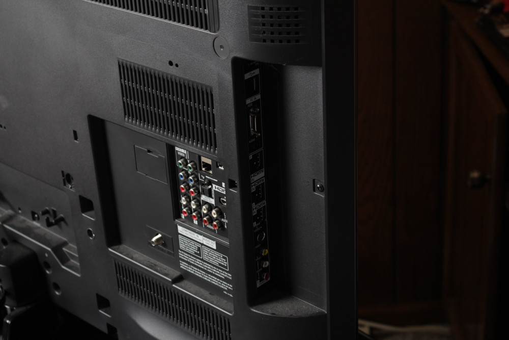 Sony Flatscreen LCD Digital Color Television and Stand