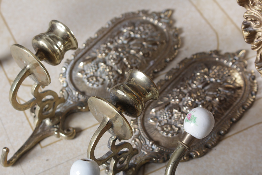 Decor in Silver and Gold Tones