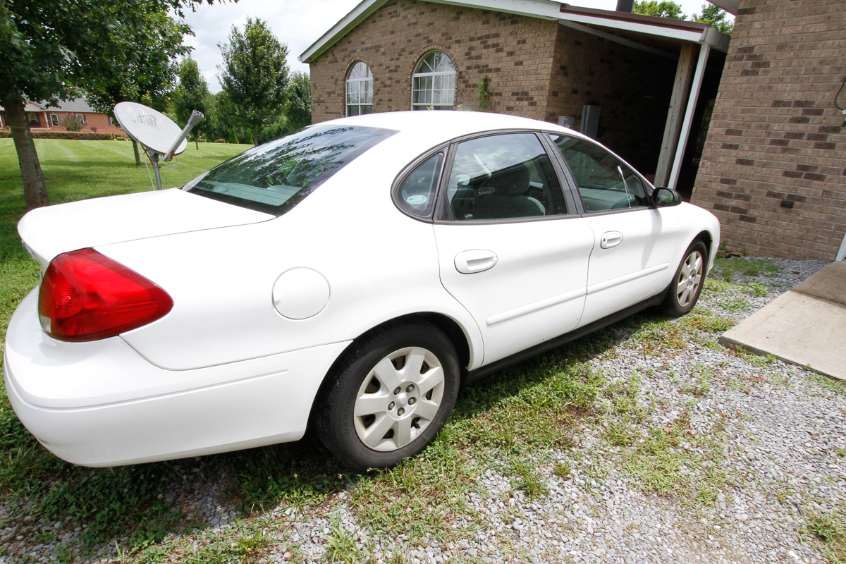 2002 Ford Taurus LX Sedan