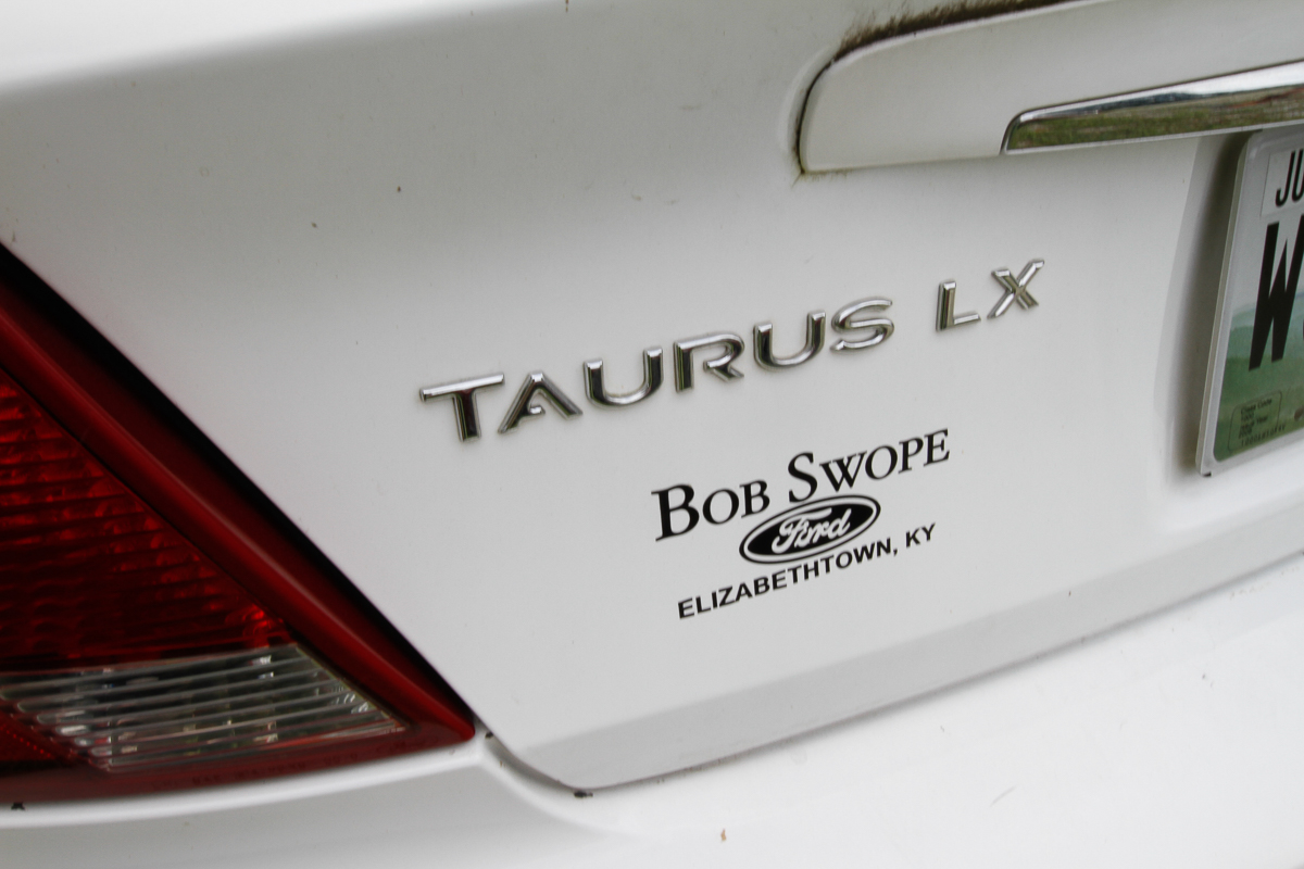 2002 Ford Taurus LX Sedan