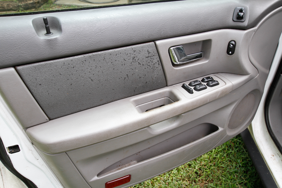 2002 Ford Taurus LX Sedan