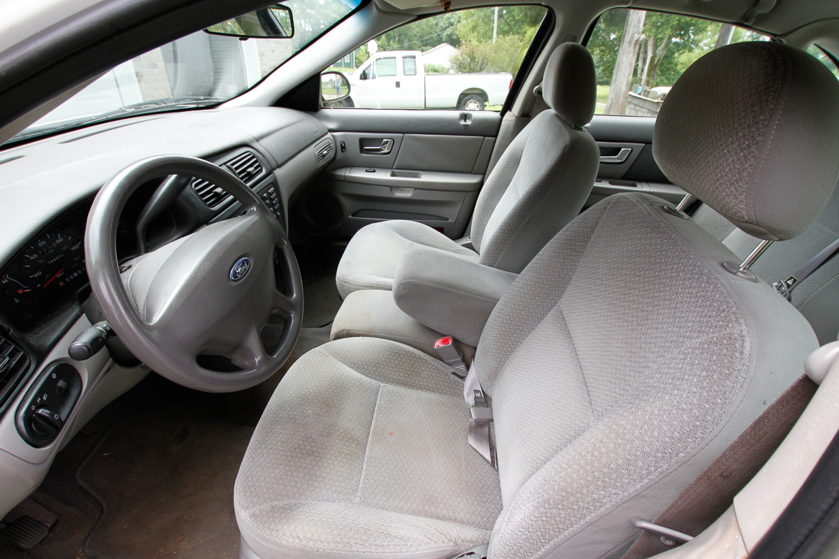 2002 Ford Taurus LX Sedan