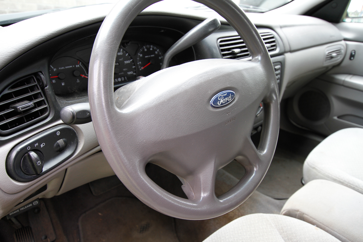 2002 Ford Taurus LX Sedan