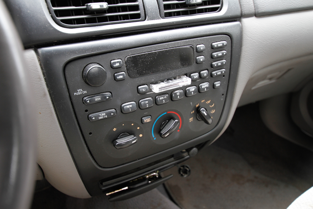 2002 Ford Taurus LX Sedan
