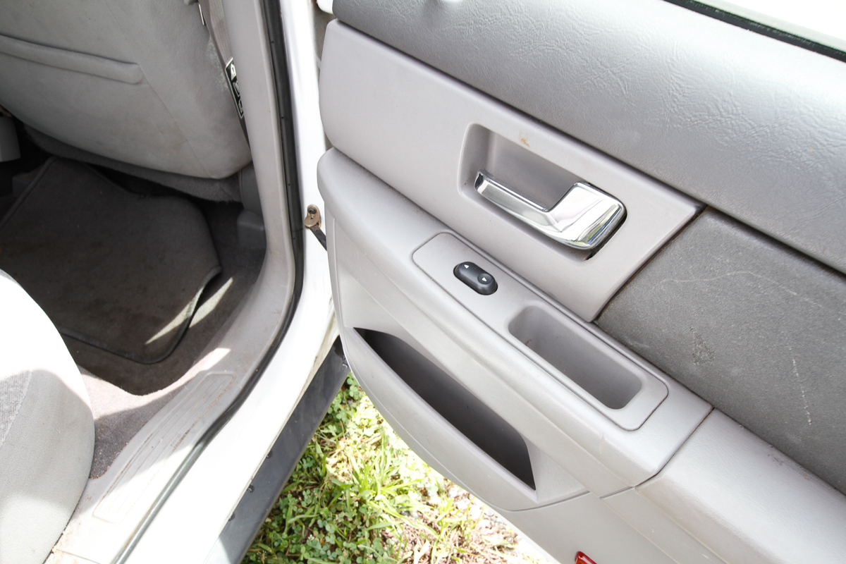 2002 Ford Taurus LX Sedan