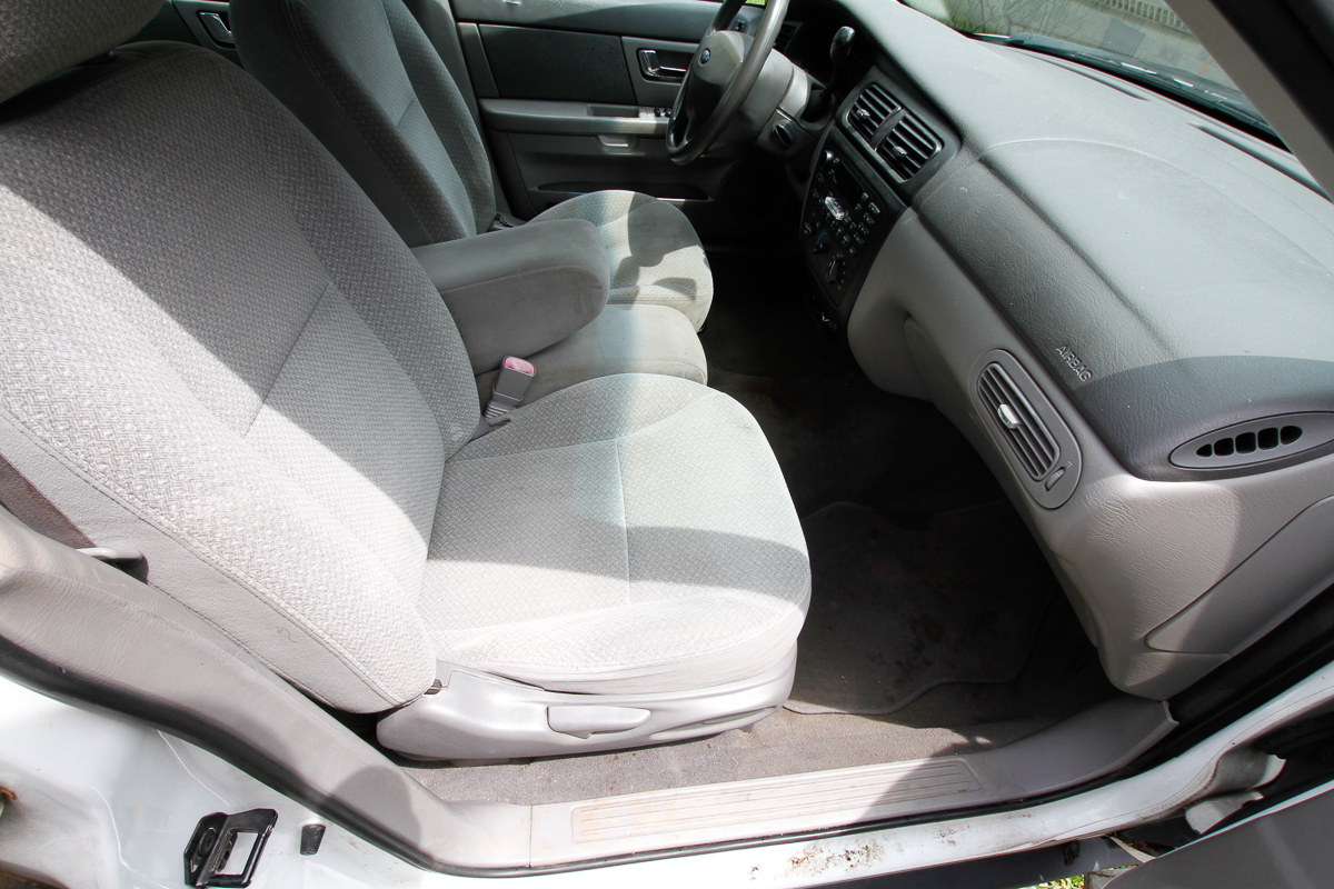 2002 Ford Taurus LX Sedan