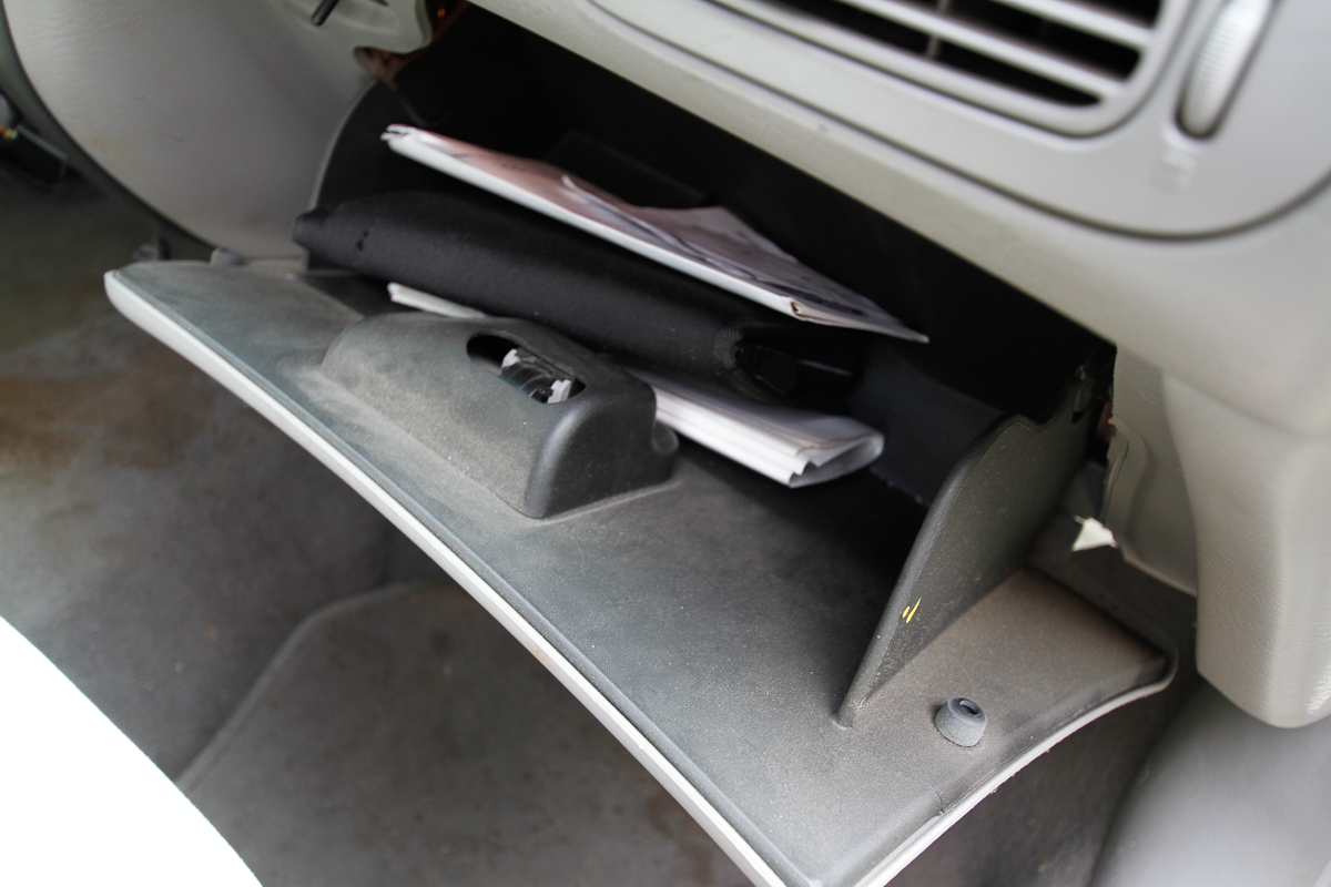 2002 Ford Taurus LX Sedan