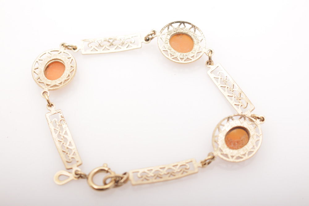 14K Yellow Gold and Shell Cameo Bracelet