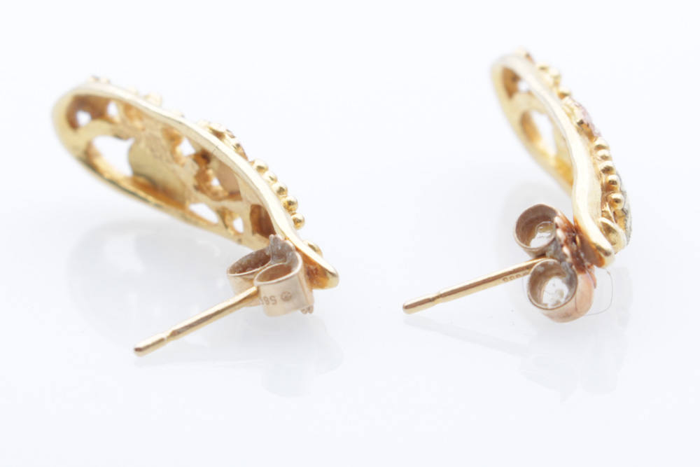 10K Black Hills Gold Stick Pin and Earring Pair