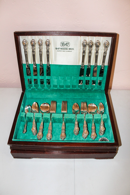 Set of 1847 Rogers Brothers Plated Silver Flatware