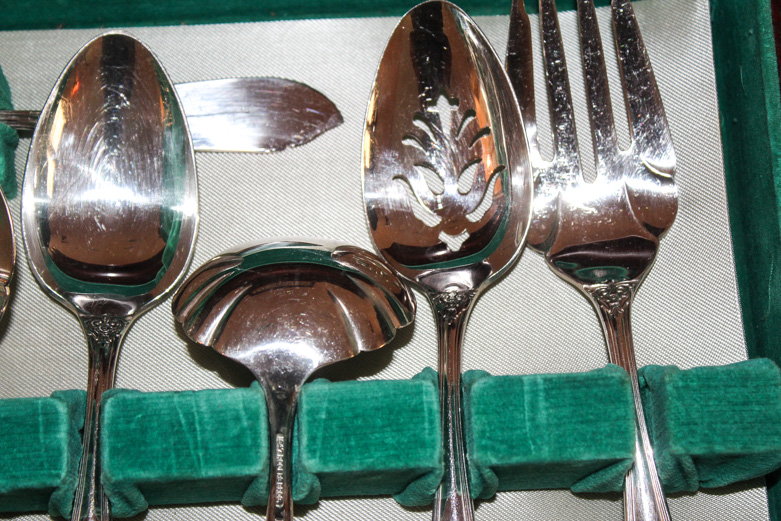 Set of 1847 Rogers Brothers Plated Silver Flatware