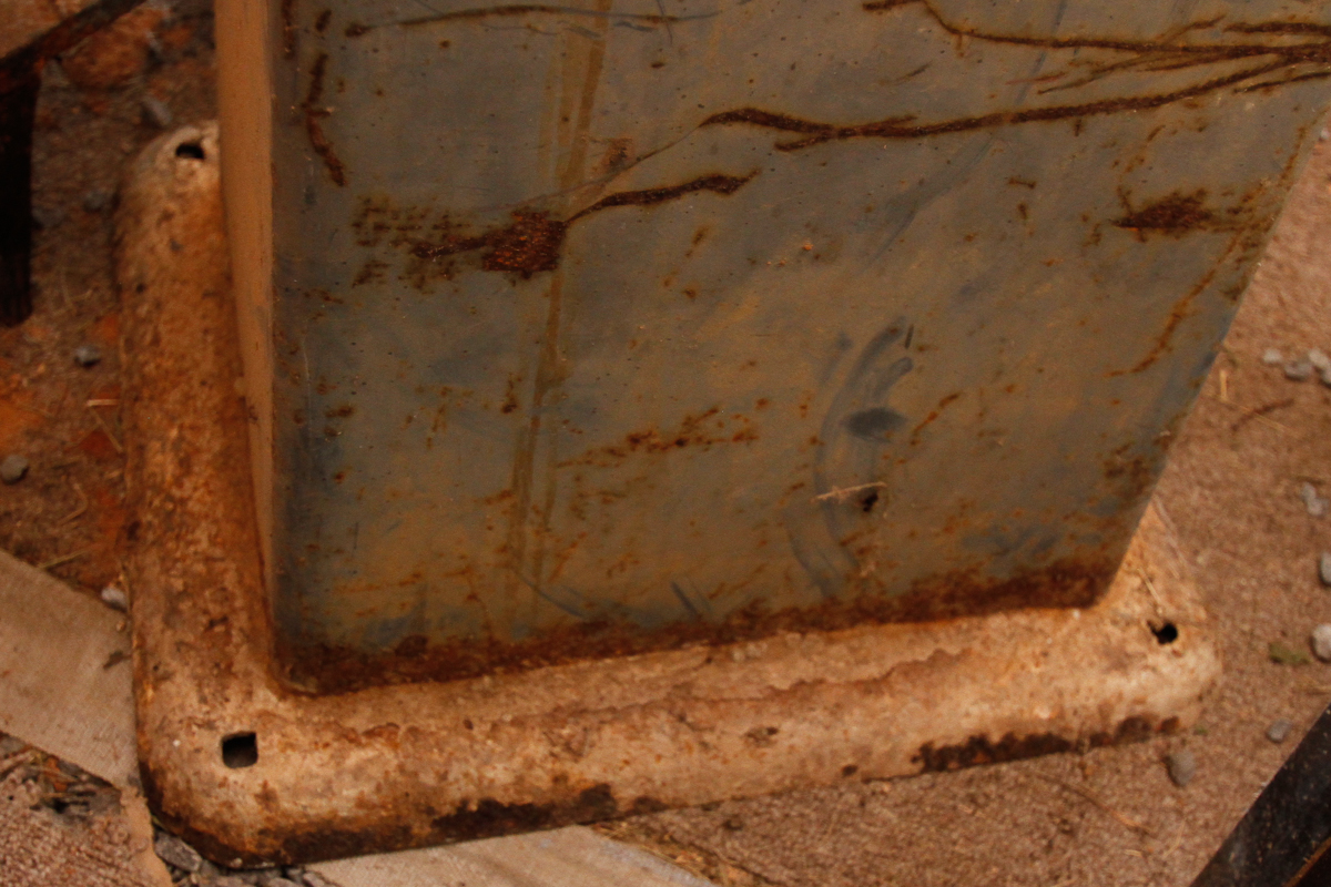 Vintage STP Metal Structure