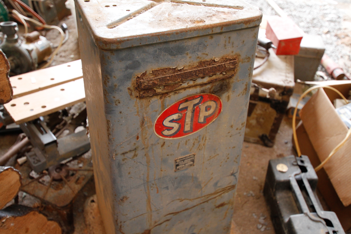 Vintage STP Metal Structure