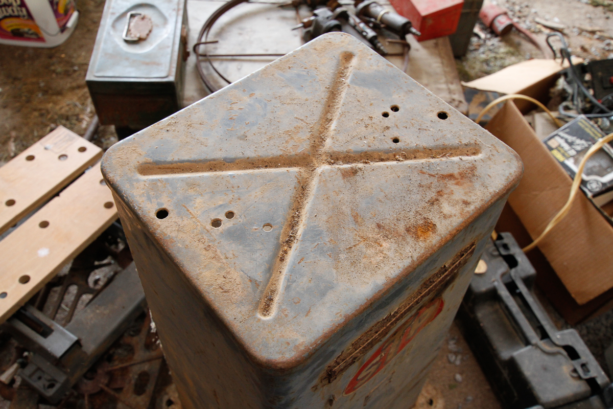 Vintage STP Metal Structure