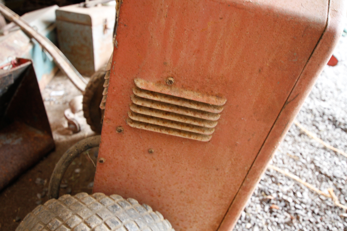 Vintage Lincoln Welder