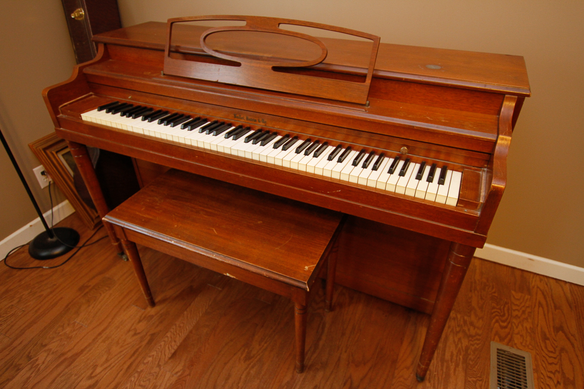 Hallet, Davis & Co. Spinet Piano