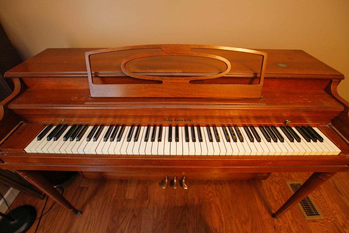 Hallet, Davis & Co. Spinet Piano