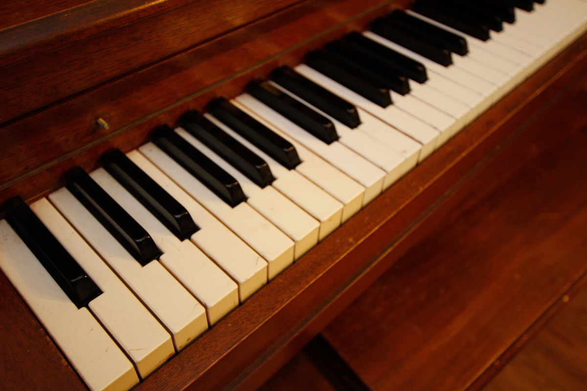 Hallet, Davis & Co. Spinet Piano