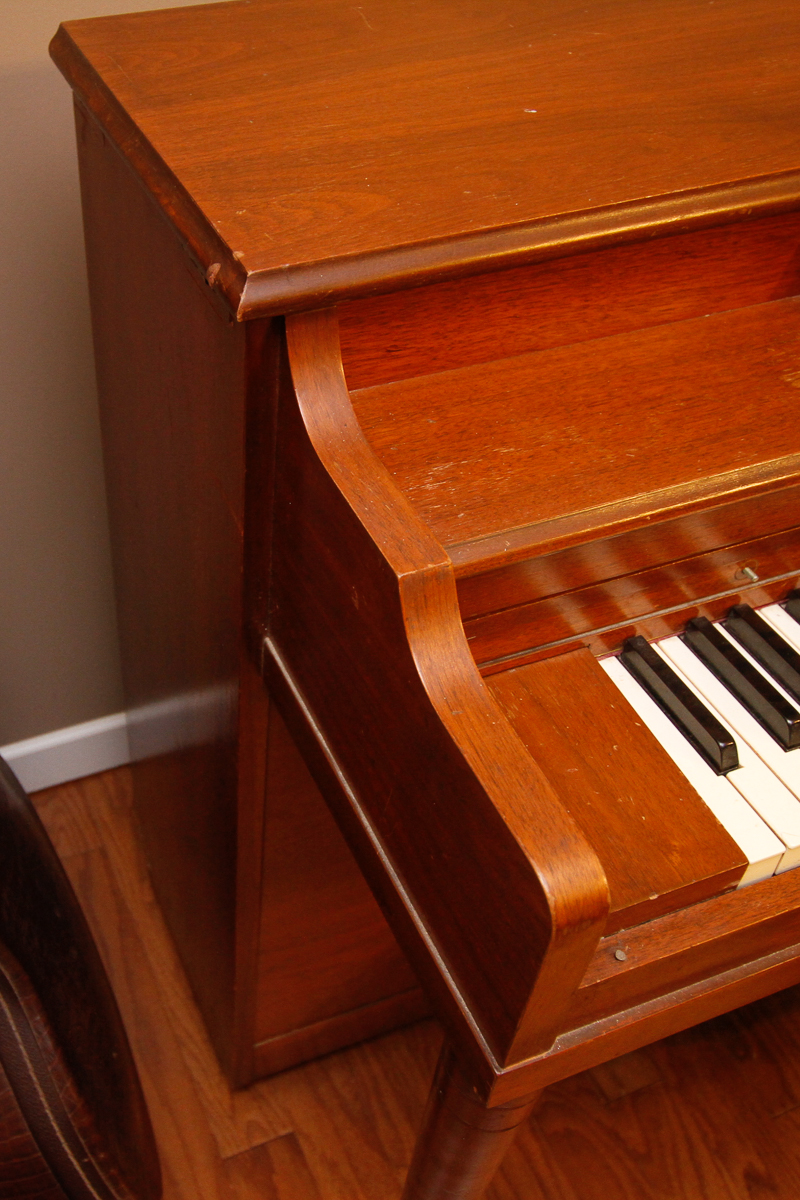 Hallet, Davis & Co. Spinet Piano
