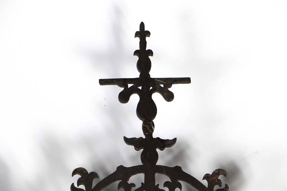 Late 19th Century Porcelain of Madonna and Child in Gothic Frame