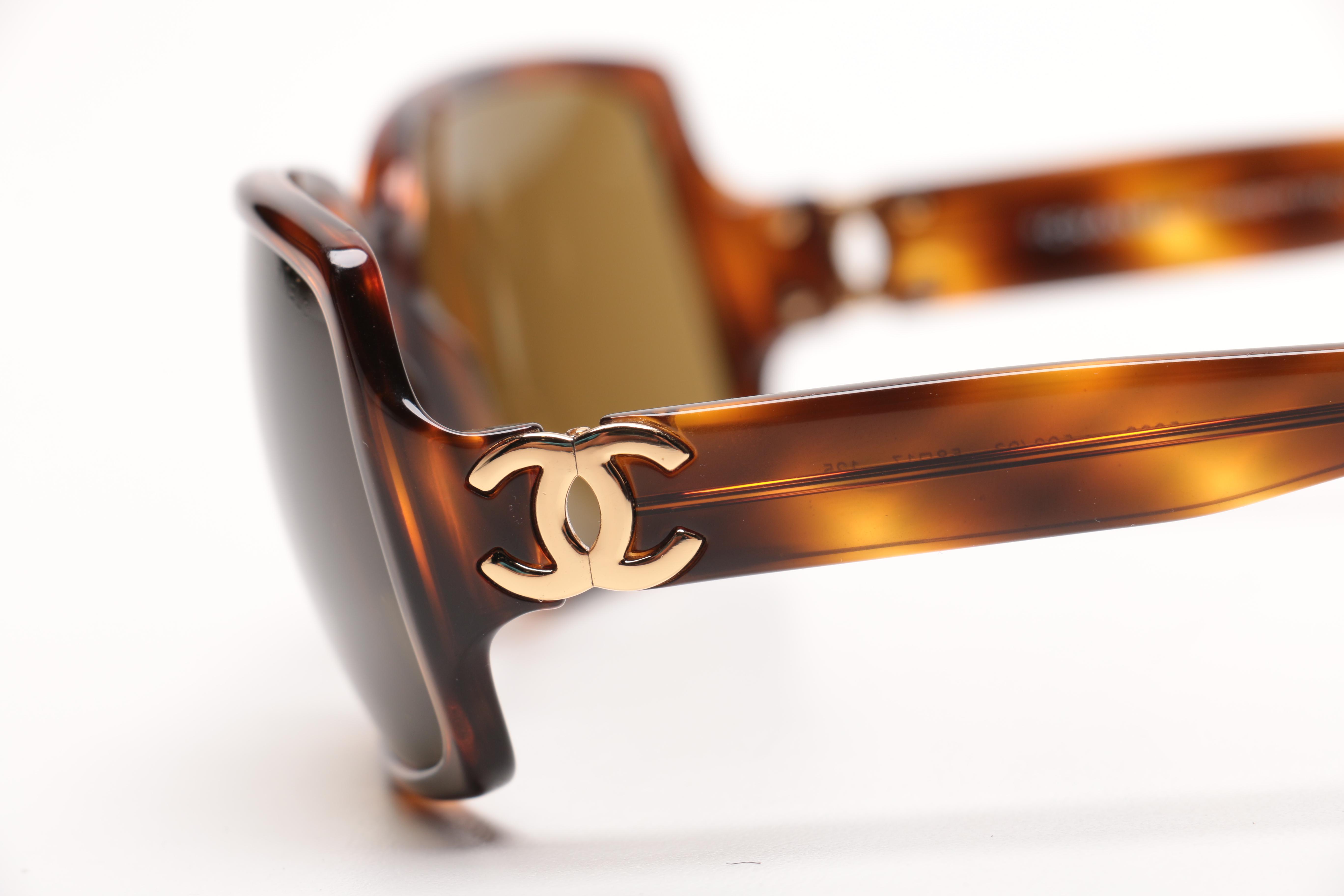 Women's Chanel Tortoise Print Sunglasses