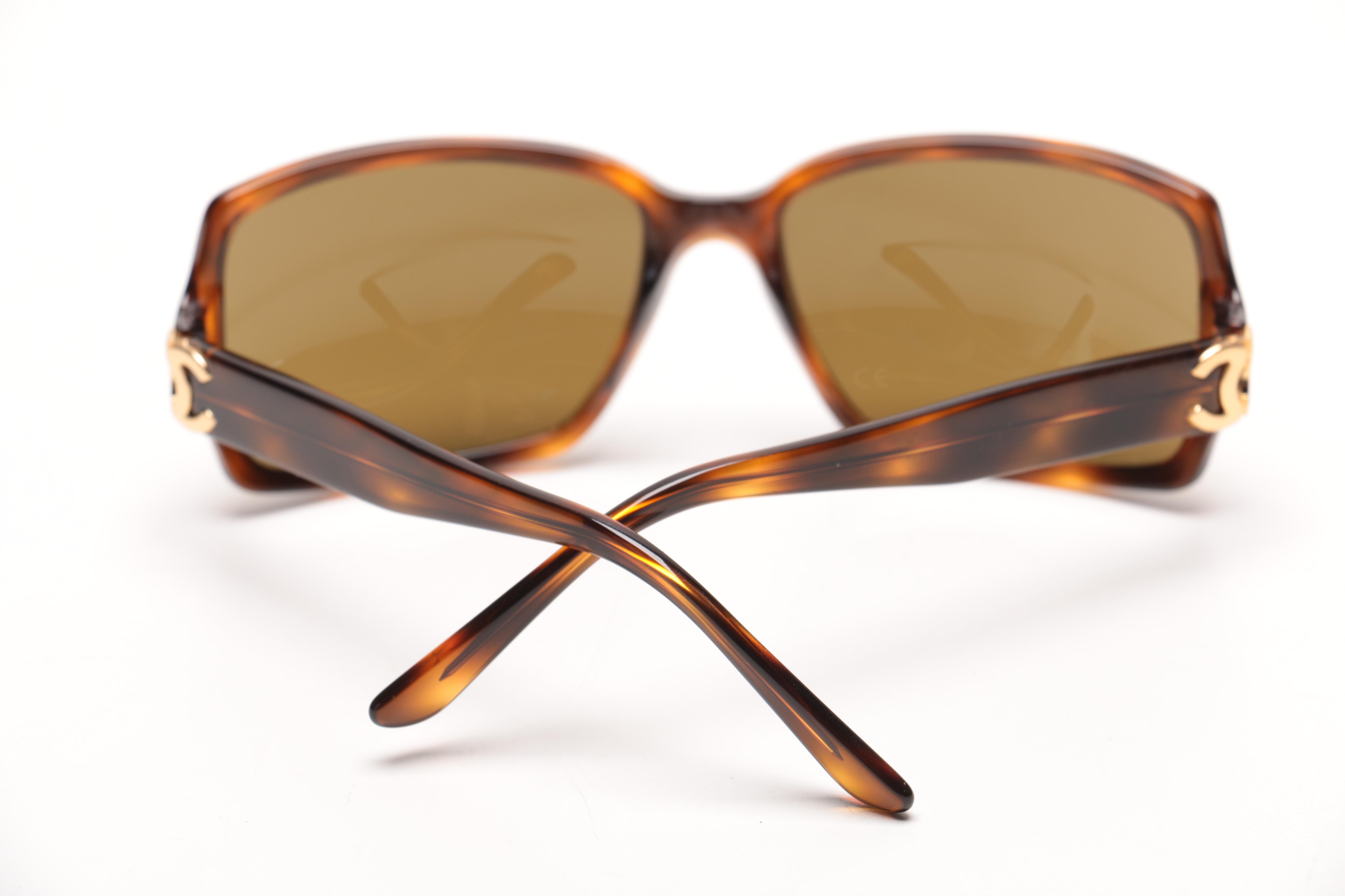 Women's Chanel Tortoise Print Sunglasses