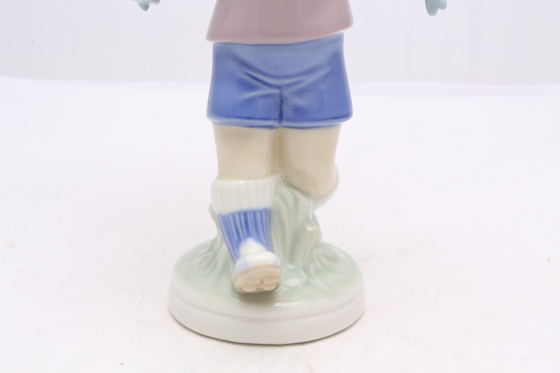 Lladró "Lilly-Football Player" Figurine #5134