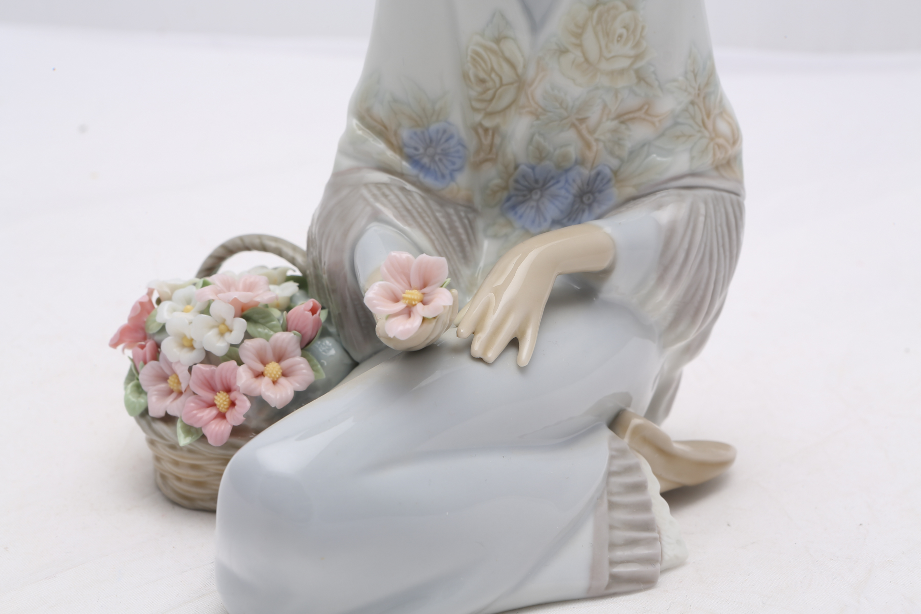 Lladró "Flower Song" Figurine #7607