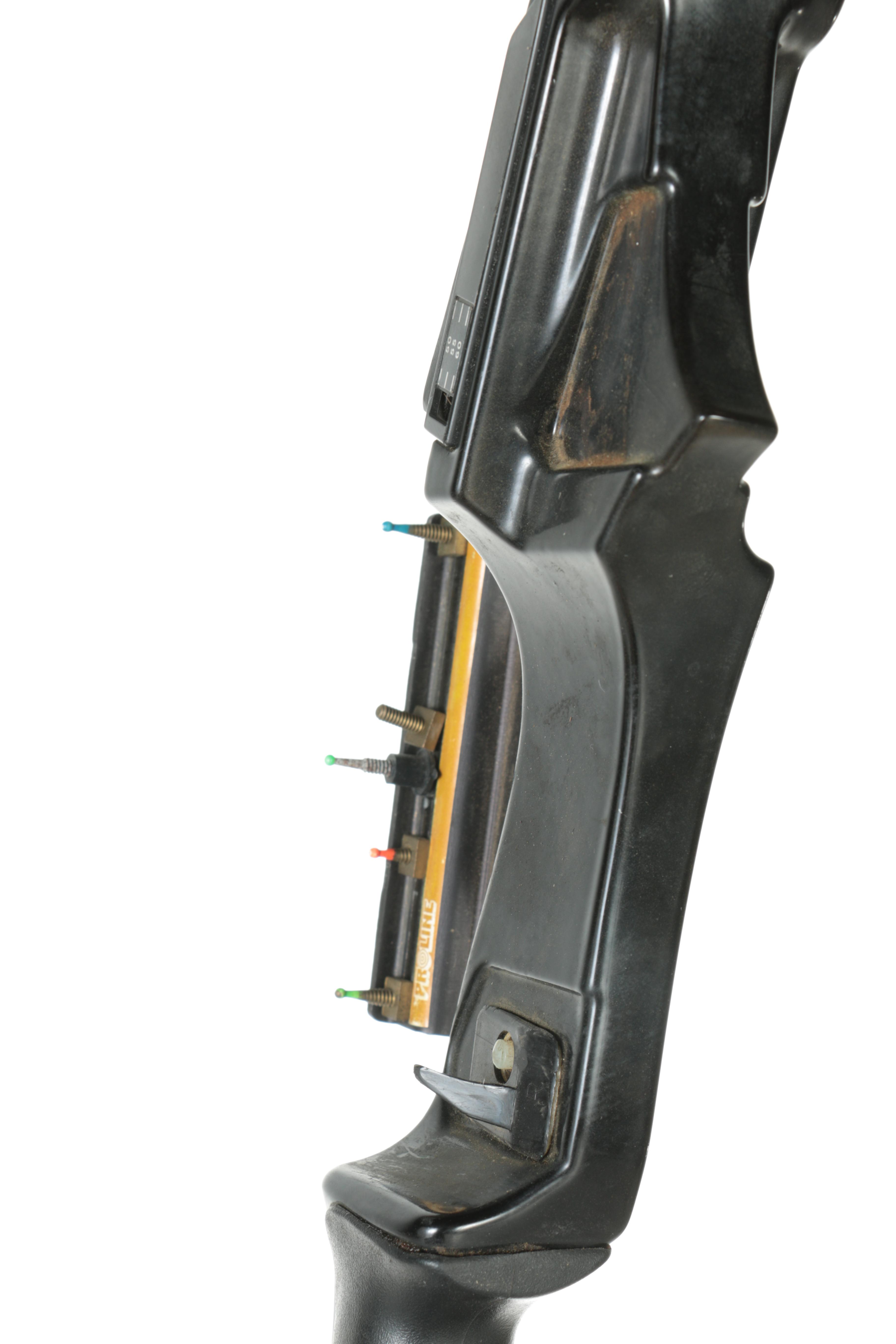 "Pro Staff 1000" with Arrows, Case and Archery Glove