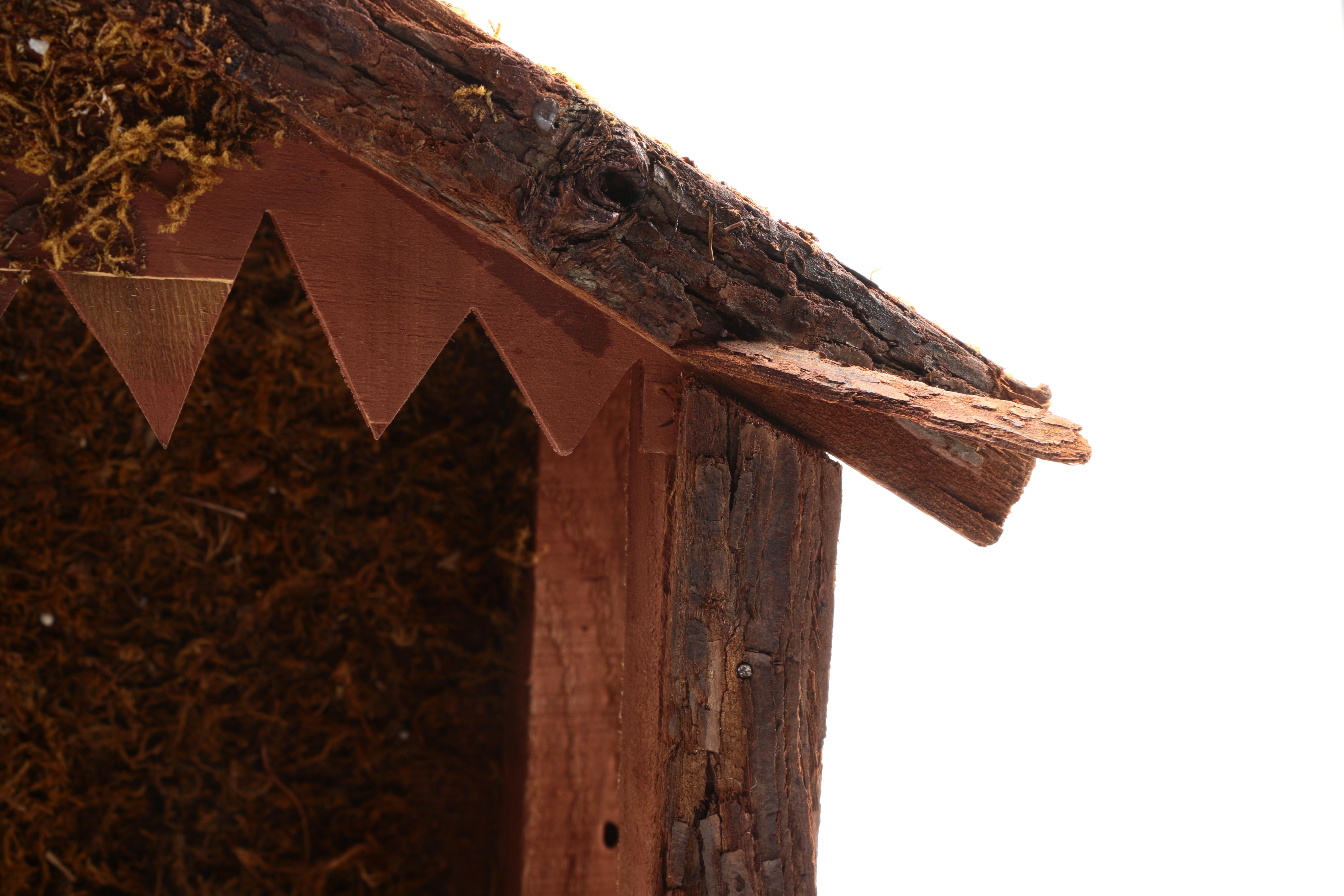 Lladró Ten Piece Nativity Porcelain Figurine Set and Wooden Crèche