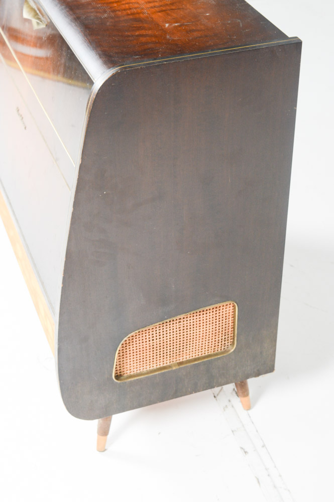 Vintage German Phonograph AM/FM Console