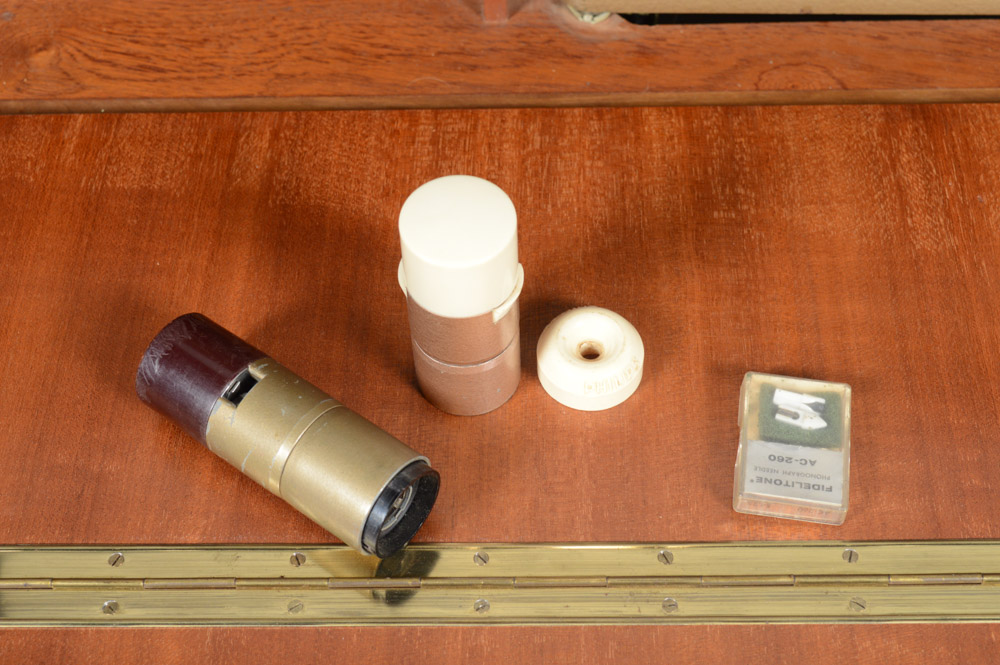 Vintage German Phonograph AM/FM Console