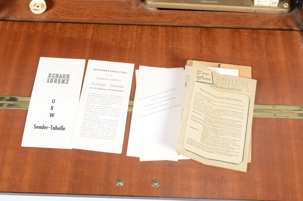 Vintage German Phonograph AM/FM Console