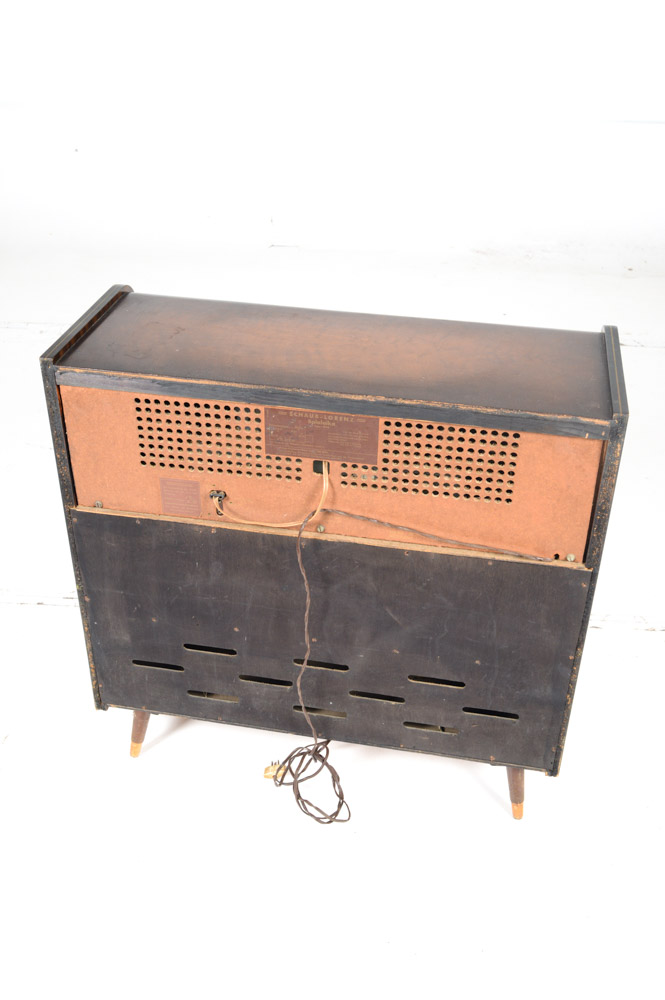 Vintage German Phonograph AM/FM Console