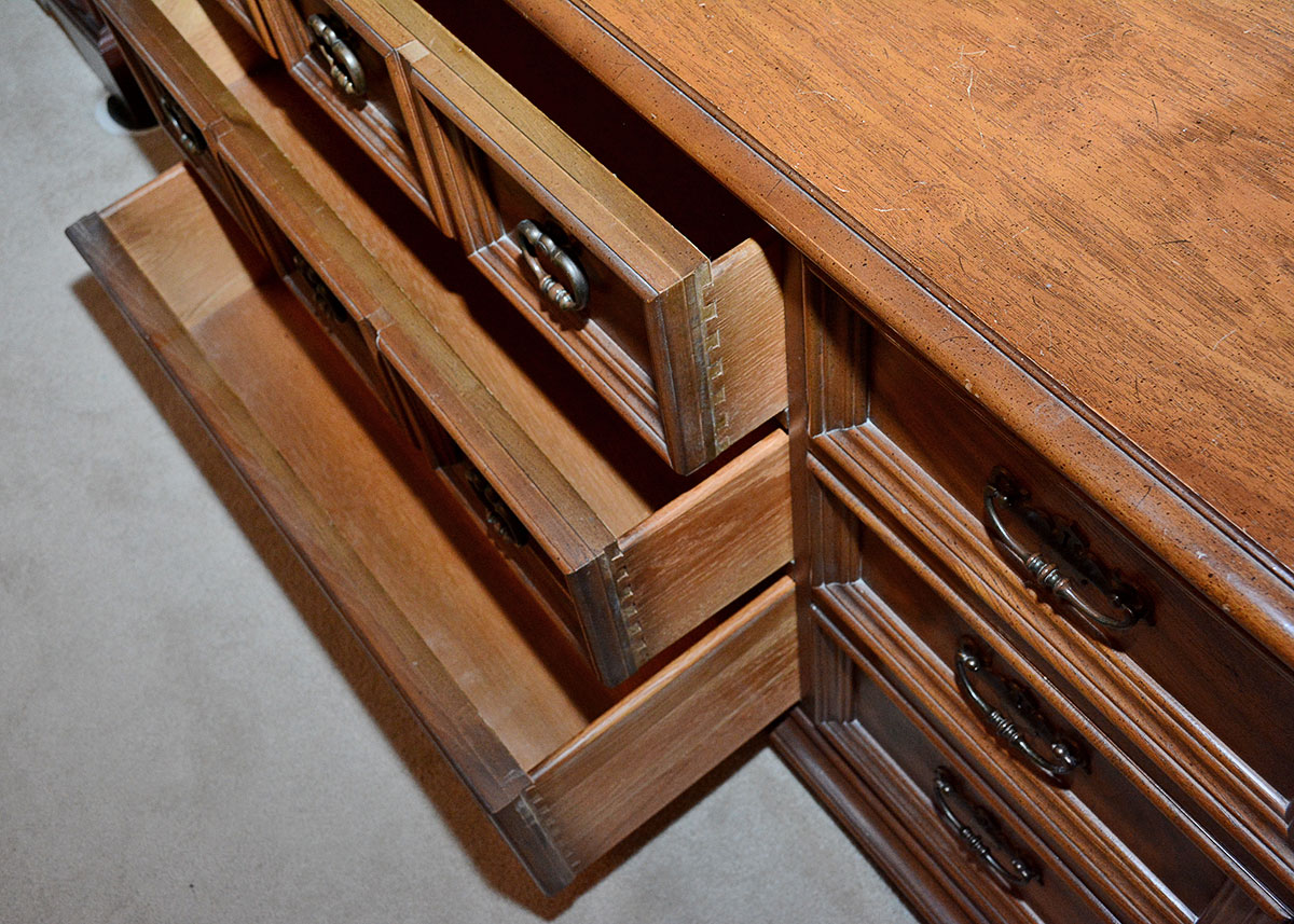 Drew Furniture Dresser With Mirror