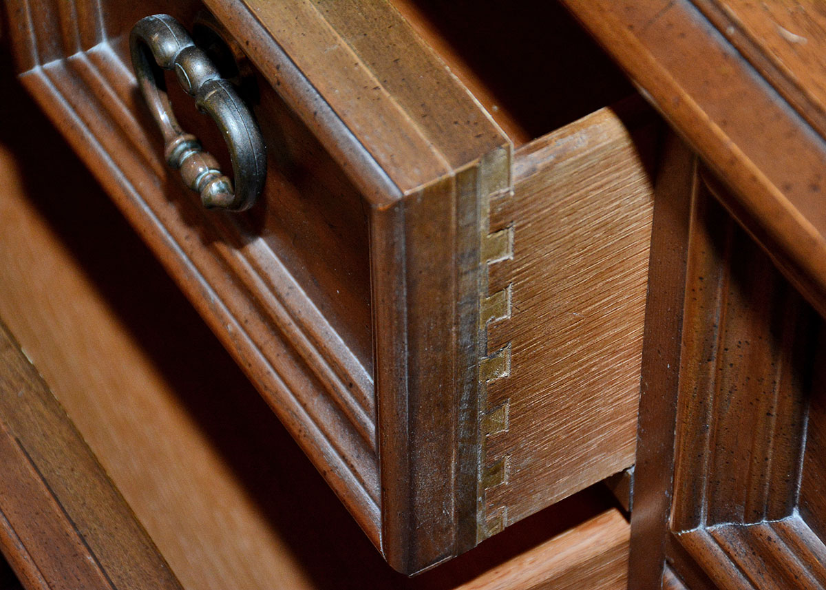 Drew Furniture Dresser With Mirror