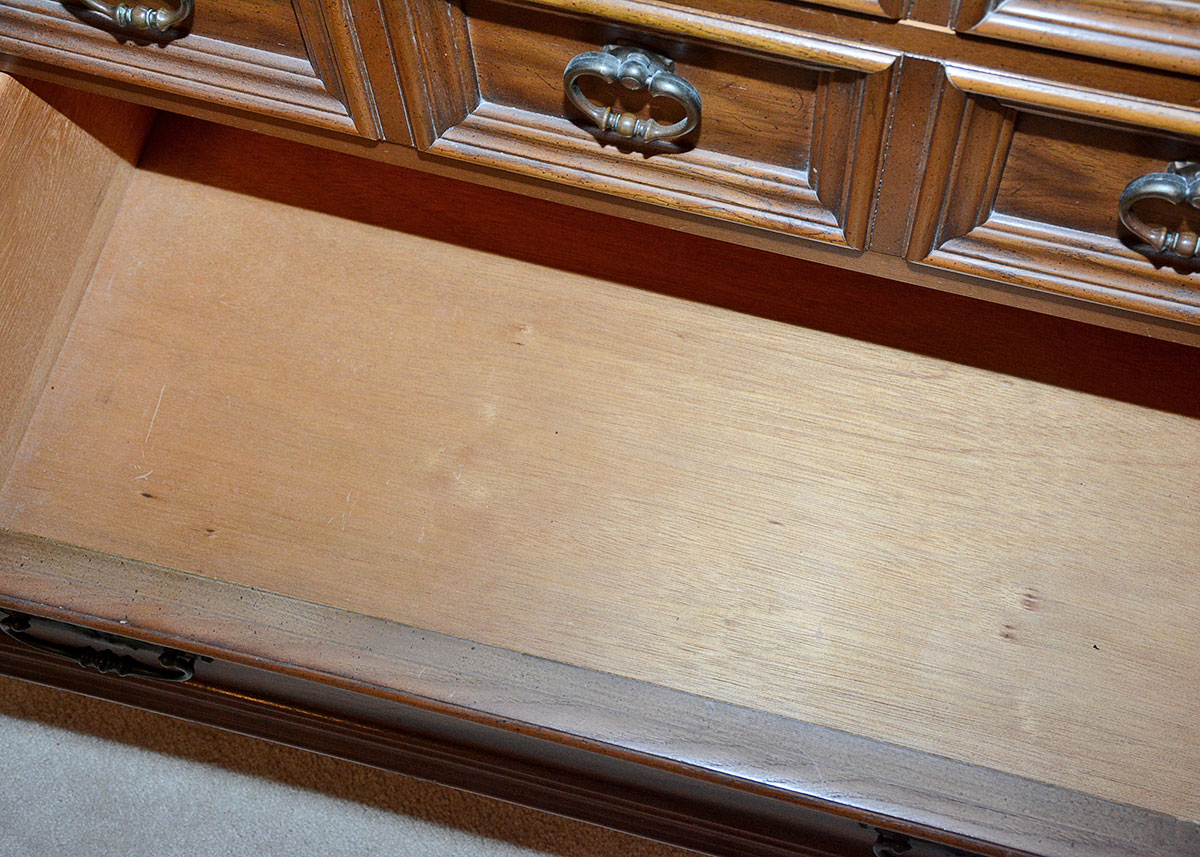 Drew Furniture Dresser With Mirror