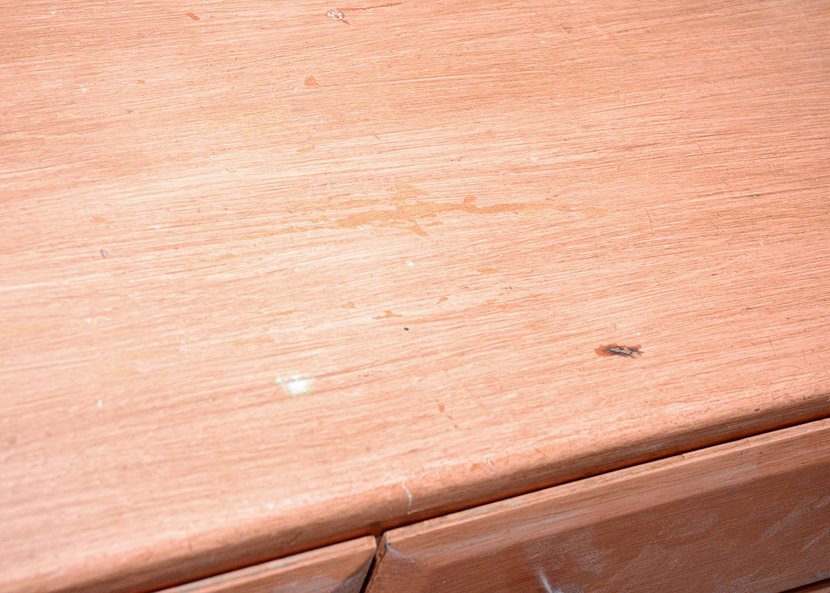 Distressed Chest of Drawers