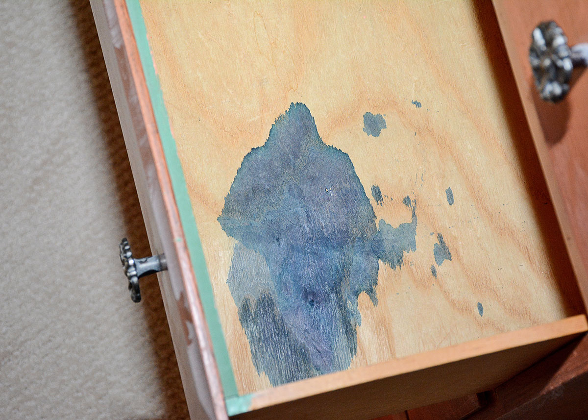 Distressed Chest of Drawers