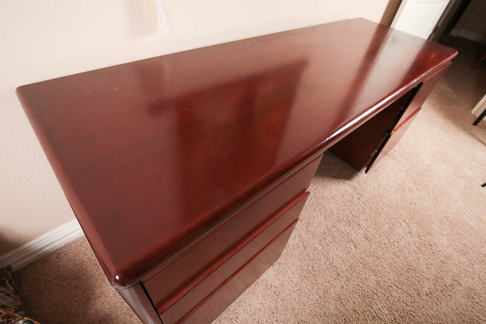 DAR/RAN Wood Executive's Desk