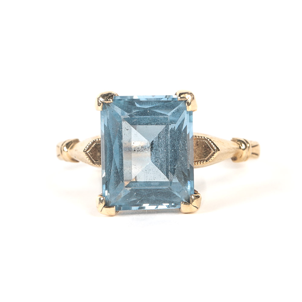 10K Yellow Gold Ring with Topaz